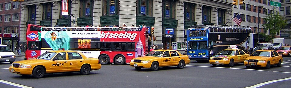Barcelona: Hop-on Hop-off Bus Tour